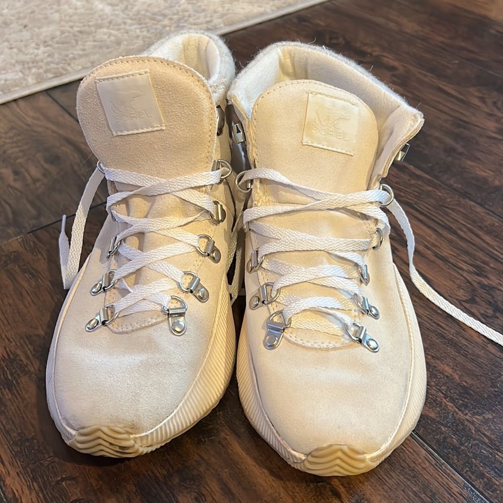 Sorel Out n About Conquest III Boots size 8.5 in GUC awesome looking boot - Picture 2 of 10